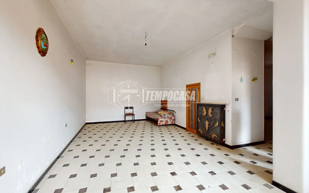 Soggiorno - Palazzo with Courtyard in Lusciano Centre