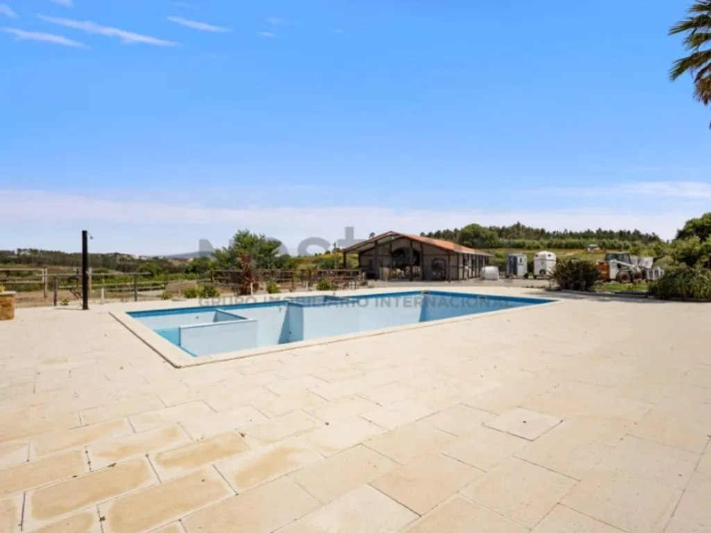 Bassein - Luxury Villa with Pool in Lourinhã