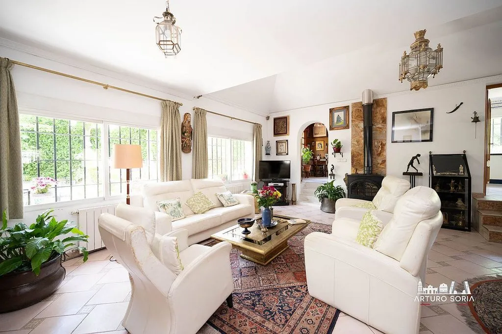Elutuba - Detached House with Development Potential in Arturo Soria