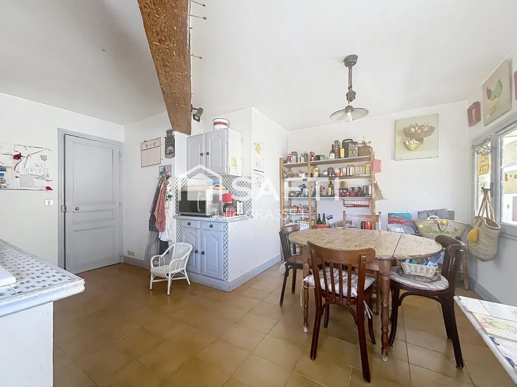 Cucina - Characterful Apartment with Rooftop View in Béziers