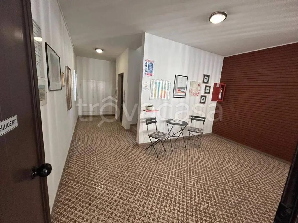 Esik - Triplex with Balcony in Comacchio