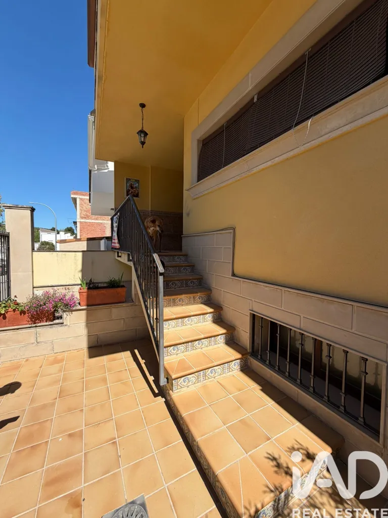 Terrass - Modern House with Terraces in Mengíbar