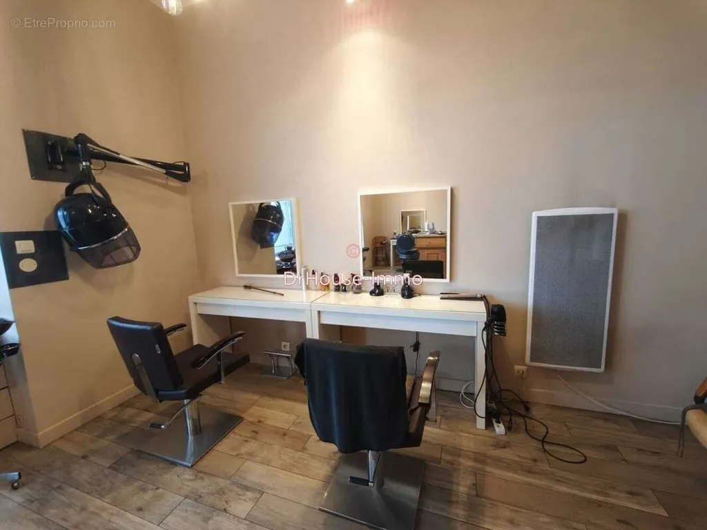 Pièces - Salon de Coiffure avec Appartement à Ledeuix