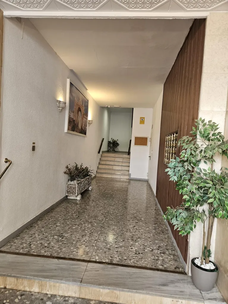 Esik - Flat with Balcony in Seville's Macarena