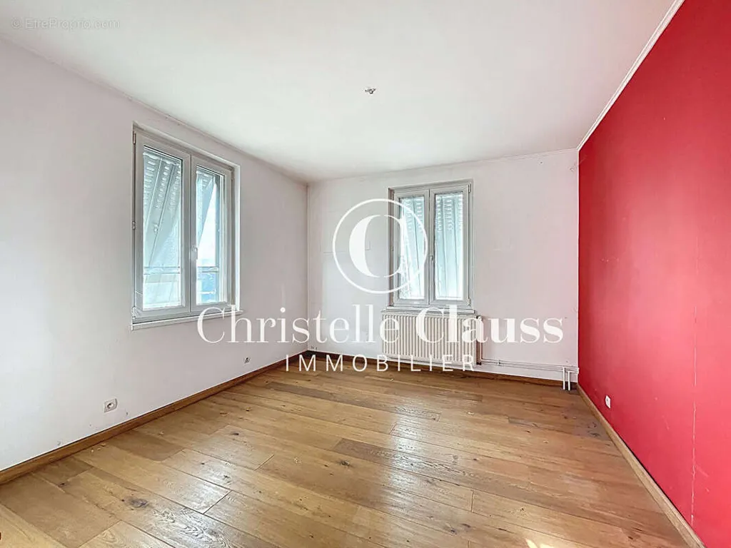 Chambres - Duplex 5 Pièces avec Garage à Bischheim
