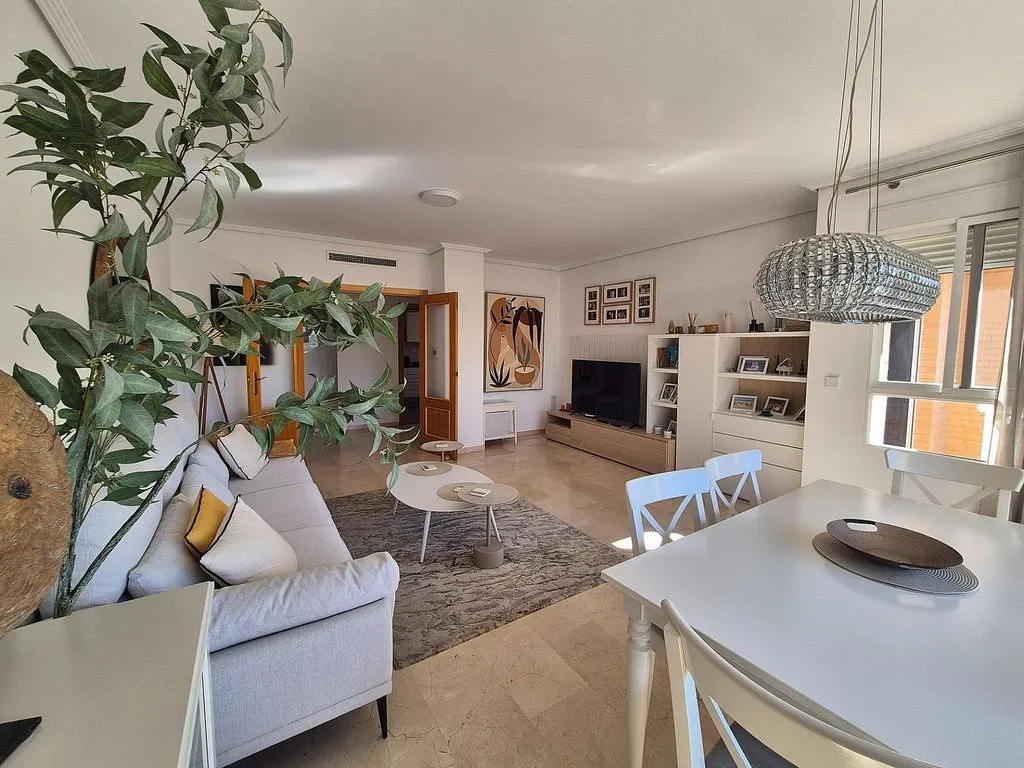 Salón - Ático duplex con terraza en Carrer de l'Estatut Valencià