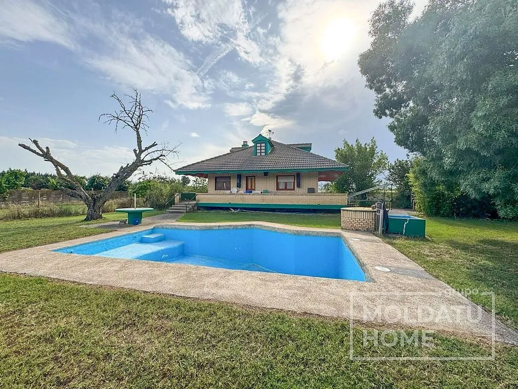Bassein - Chalet with Private Pool in Lodosa