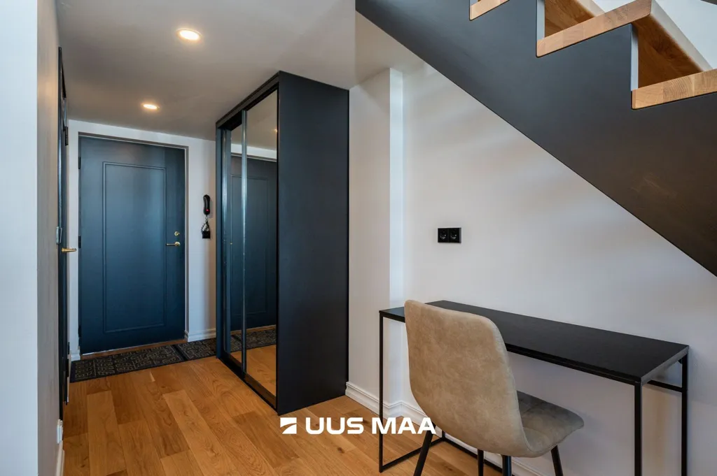 hallway_entrance