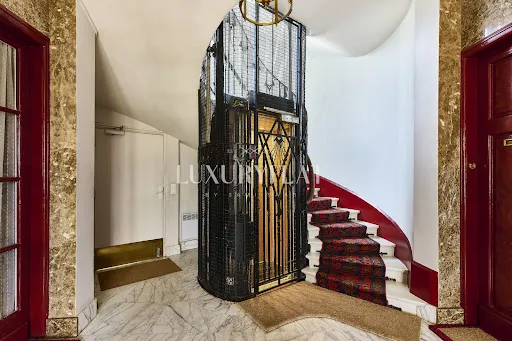 Pièces - Appartement Rénové avec Terrasse à Paris 7ᵉ