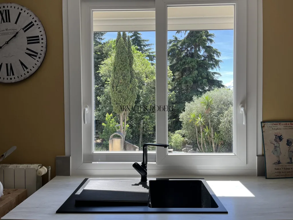 Cuisine - Villa avec Piscine à Savasse
