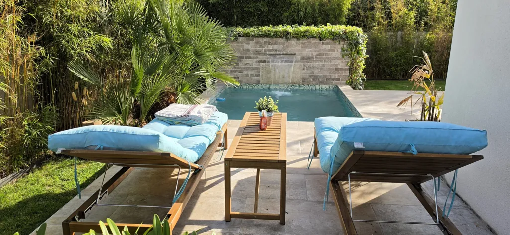 Pool - Villa with Pool and Garden in Candillargues