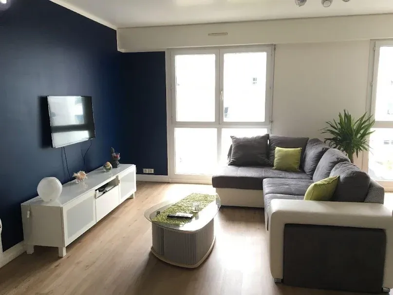 Séjour - Appartement Meublé 2 Pièces avec Ascenseur à Nantes