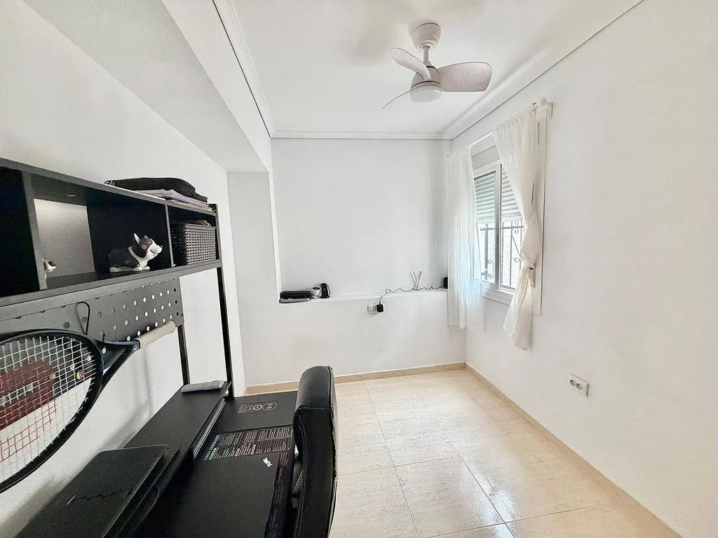 Kabinet - Semi-Detached House with Pool in Gran Alacant