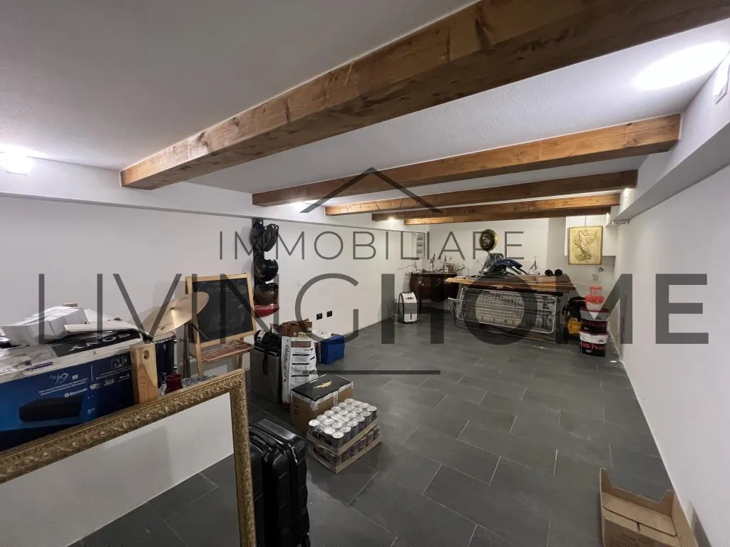Garage - Rustic Villa with Garden in San Vittore, Cesena