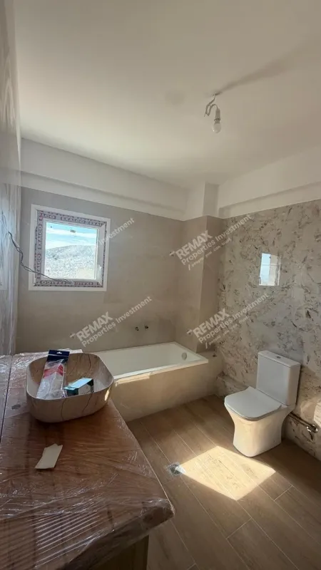 Salles de bain - Modern Penthouse with Panoramic View in Kifissia