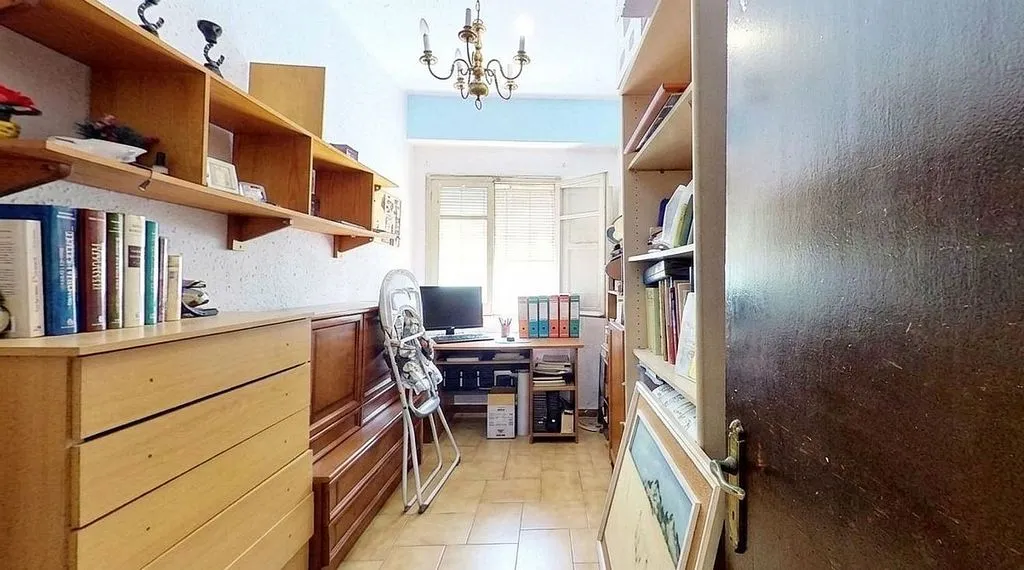 Kabinet - Apartment with Balcony in Beteró