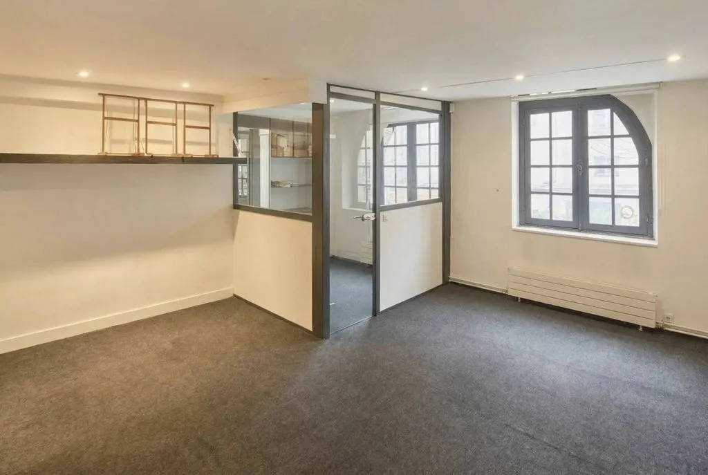 Kabinet - Commercial Offices in Historic Courtyard, Paris