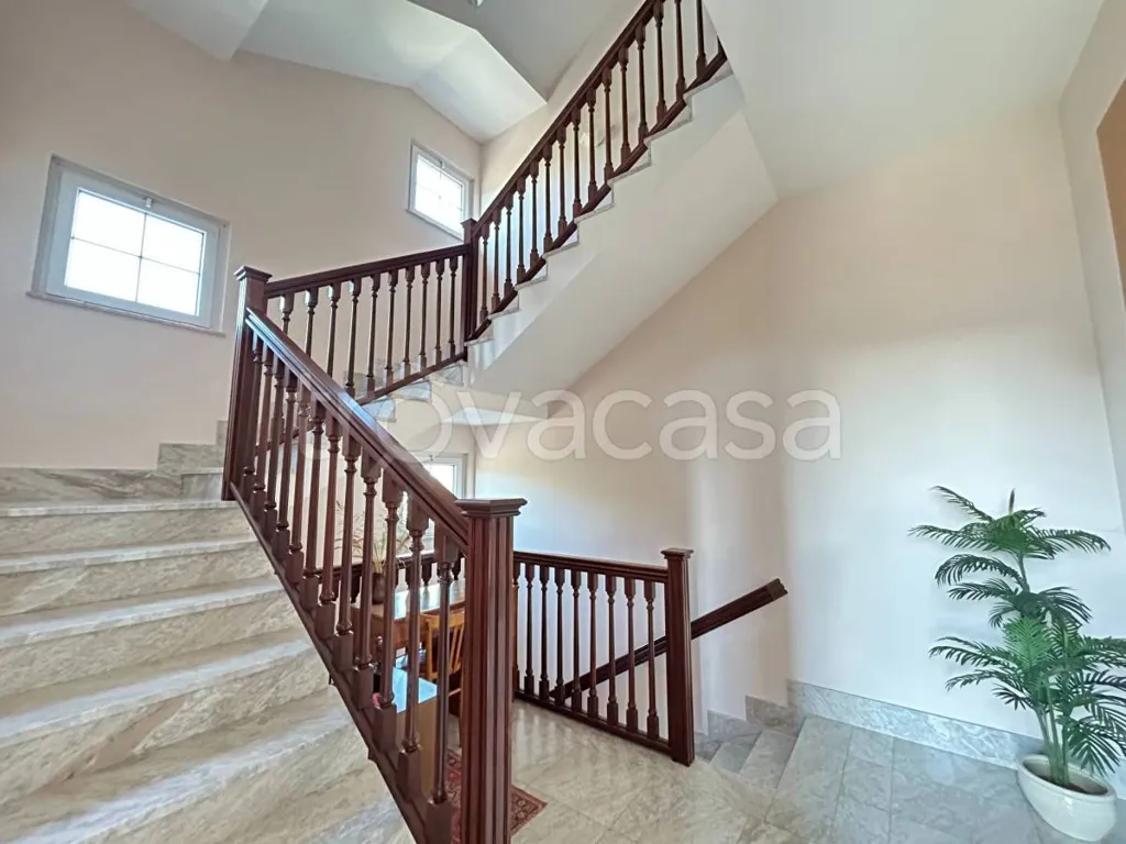 Pièces - Bifamiliar Villa with Commercial Space in Fossano