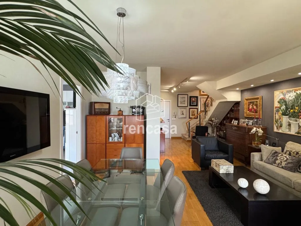 Elutuba - South-Facing Duplex Apartment with Balcony in Prat de la Riba