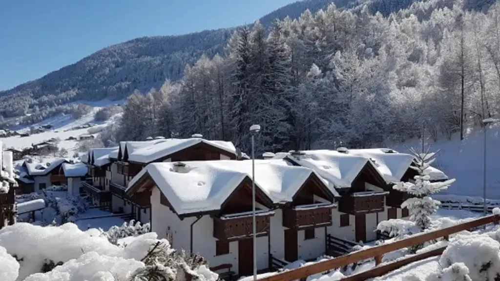 Välivaade - Rustic Trilocale with Private Gardens in Aprica