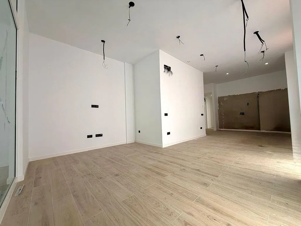 Pièces - Reformed Flat with Street-Level Access in Los Llanos