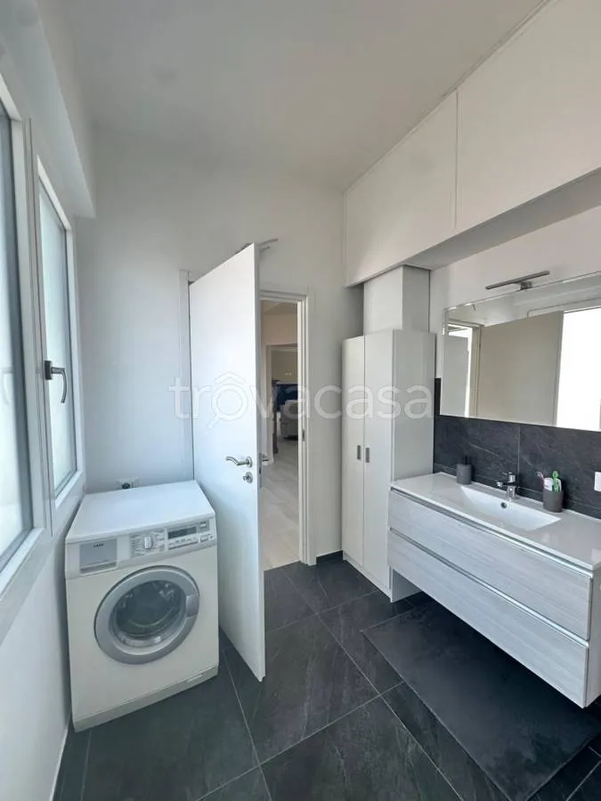 Bagni - Appartamento ristrutturato con terrazza a Galliate