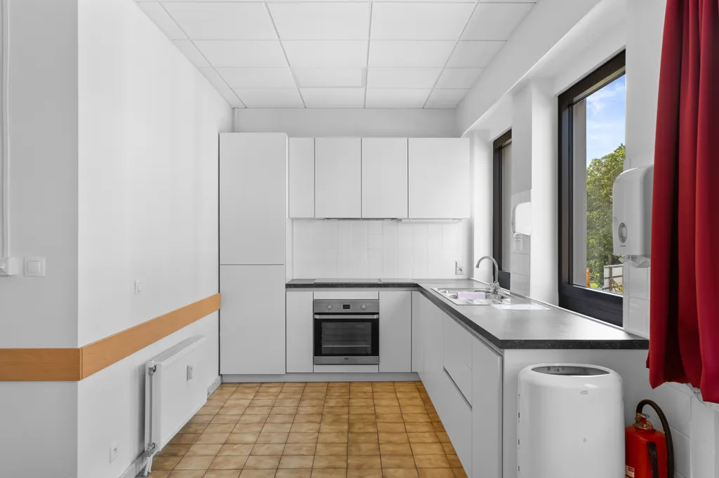 Cucina - Office Space with Parking in Sint-Denijs-Westrem, Gent