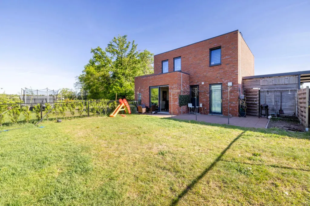 Jardin - Maison Moderne avec Espace Vert à Balen