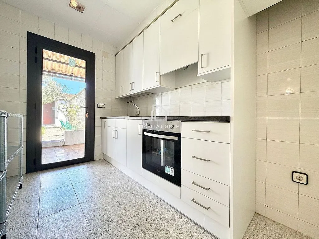 Köök - Semi-detached House with Pool in Manlleu