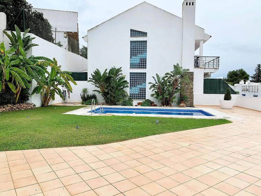 Bassein - Adosado with Pool and Terrace in Torremuelle