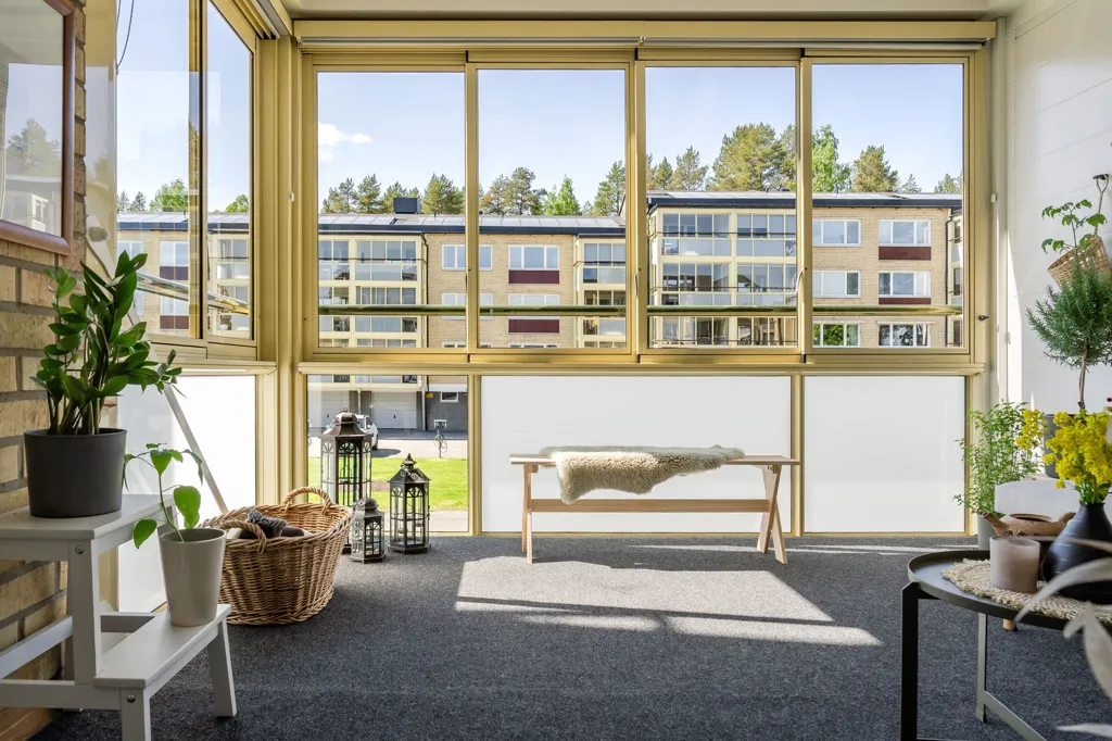 Balcon - Apartment with West-Facing Balcony on Läkarvägen