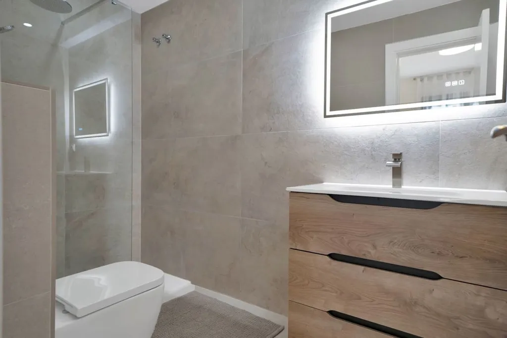 Salles de bain - 4-Bedroom Apartment with East Views in San Pedro de Alcántara