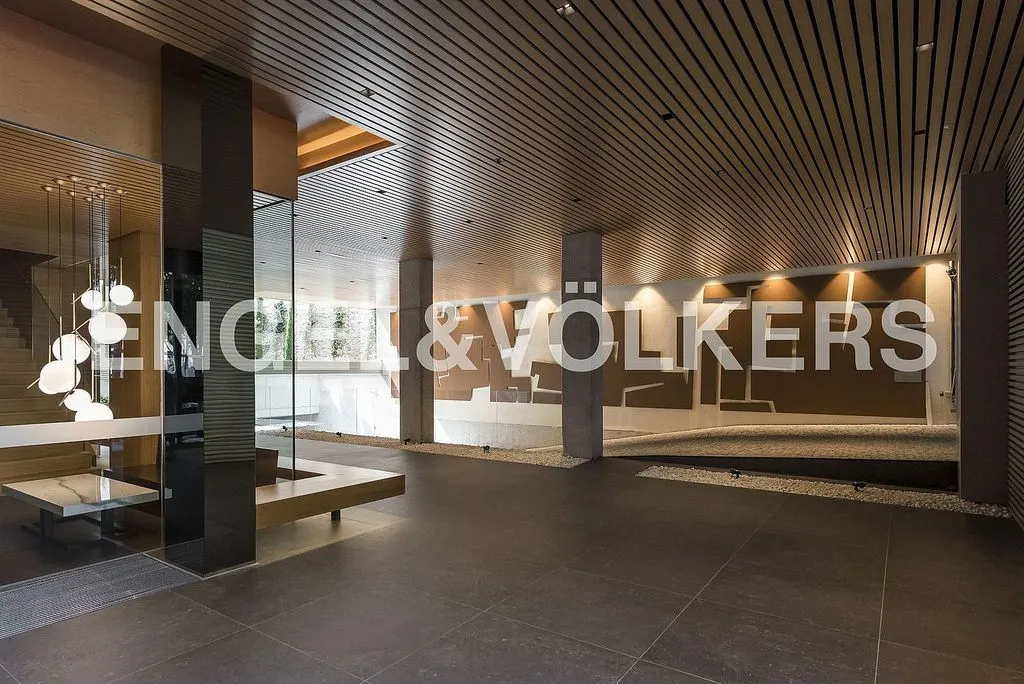 Ingresso - 3-Bed Apartment with Pool in Ríos Rosas