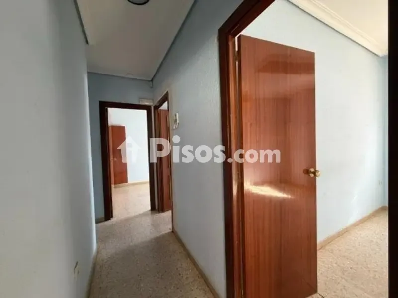 Esik - Flat with Office Conversion in Valdepasillas