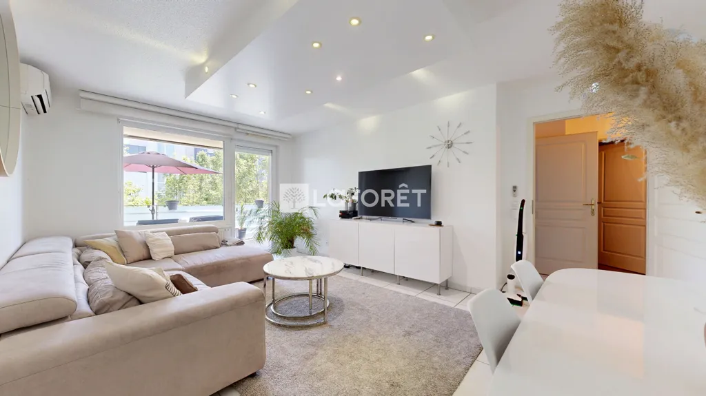 Living Room - 4-Piece Apartment with South Terrace in Strasbourg