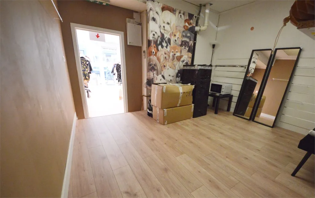 Rooms - Commercial Unit with High Visibility in Geraardsbergen