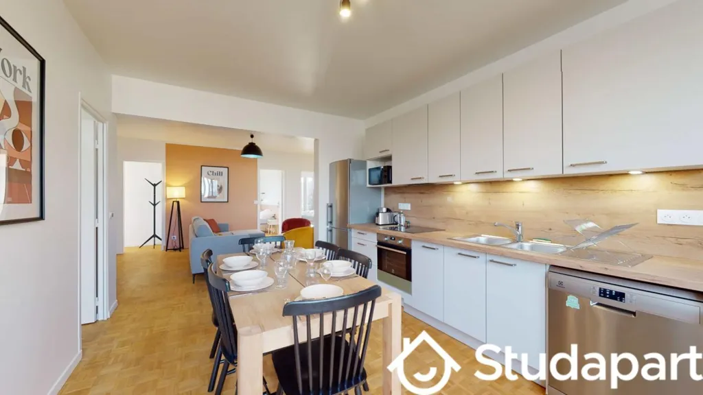 Salle à manger - Chambre en Colocation avec Balcon à Colombes