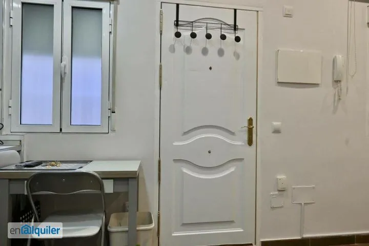Studio - Modern Studio with Central Location
