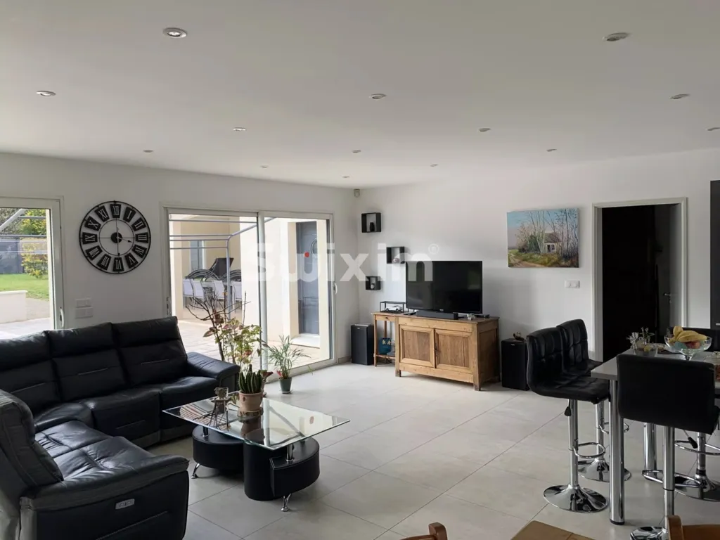 Elutuba - Contemporary Villa with Pool in Chaudenay