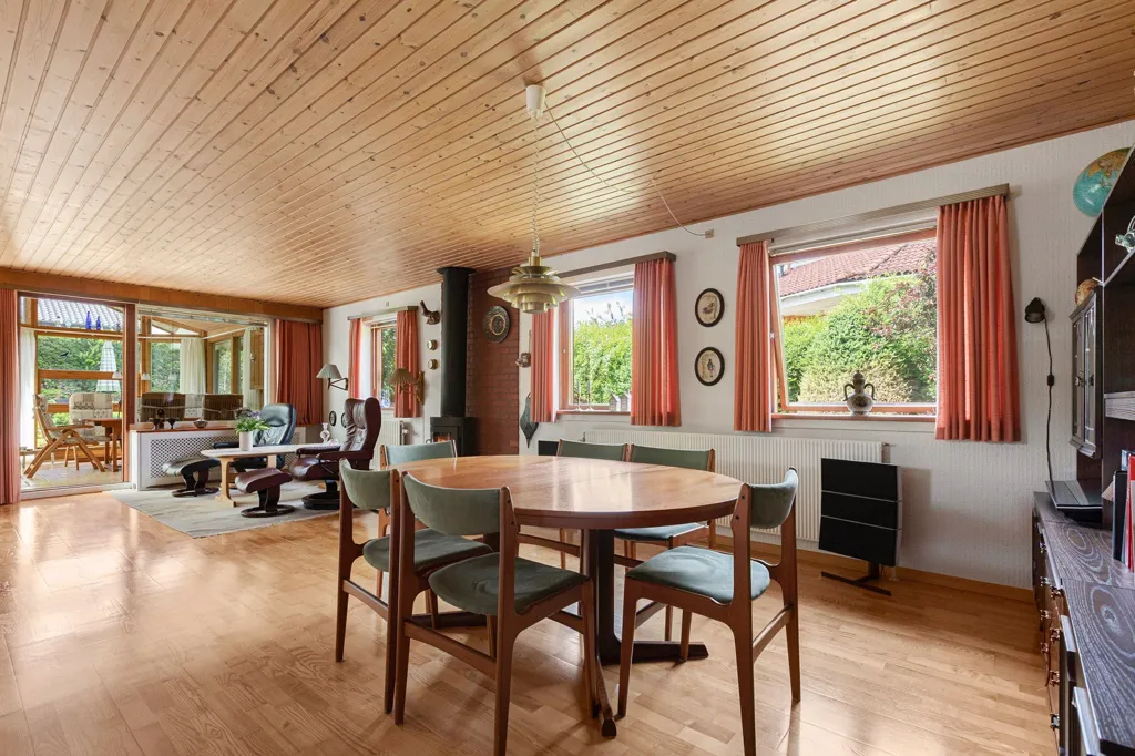 Söögituba - 1961 Villa with Garden in Lynge