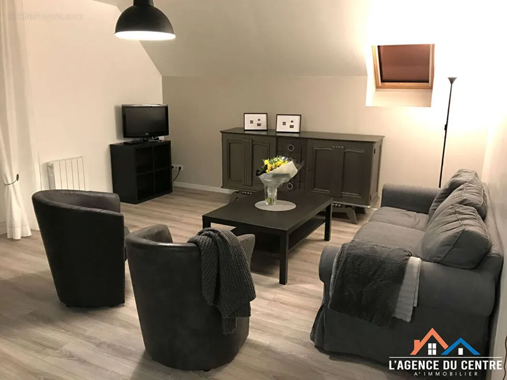 Elutuba - Mixed-Use Property with Garden in Guitrancourt