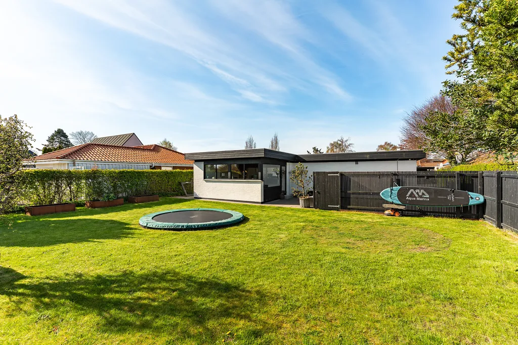 Jardin - Classically Styled Villa Near Water in Risskov