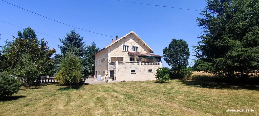 Extérieur - Maison Familiale avec Grand Jardin à Bans