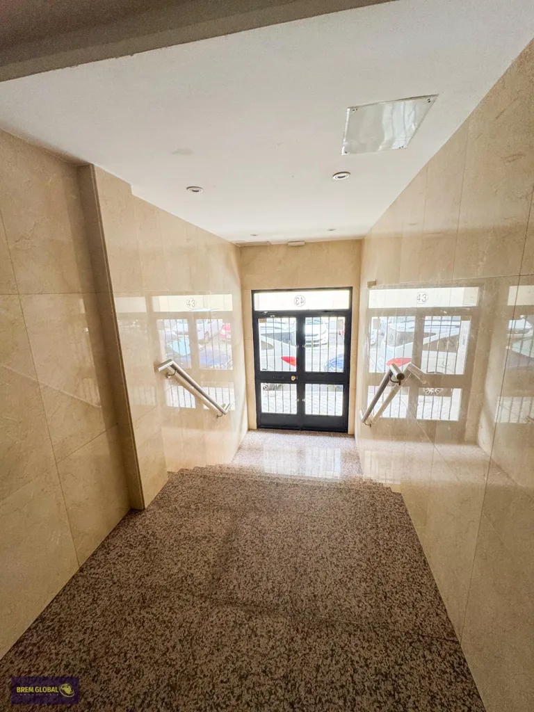 Esik - Fully Renovated Flat with Terrace in Madrid