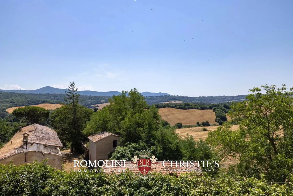 Aed - Historic Estate with Castle in Umbria