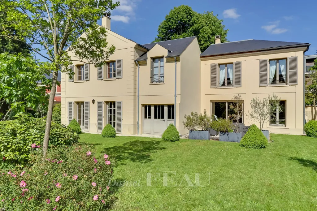 Extérieur - Maison Familiale avec Jardin Paysagé à Versailles