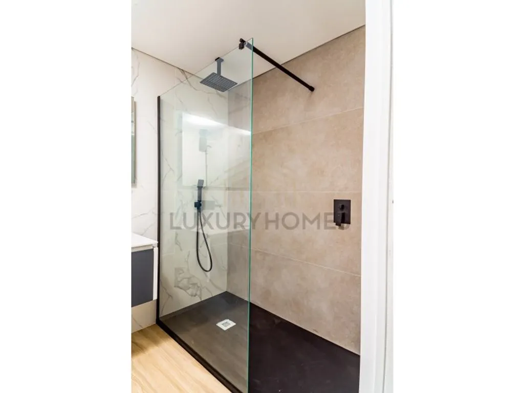 Salles de bain - Luxury Duplex with Terrace in Almancil