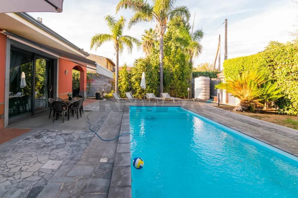 Maison 6 pièces à IT