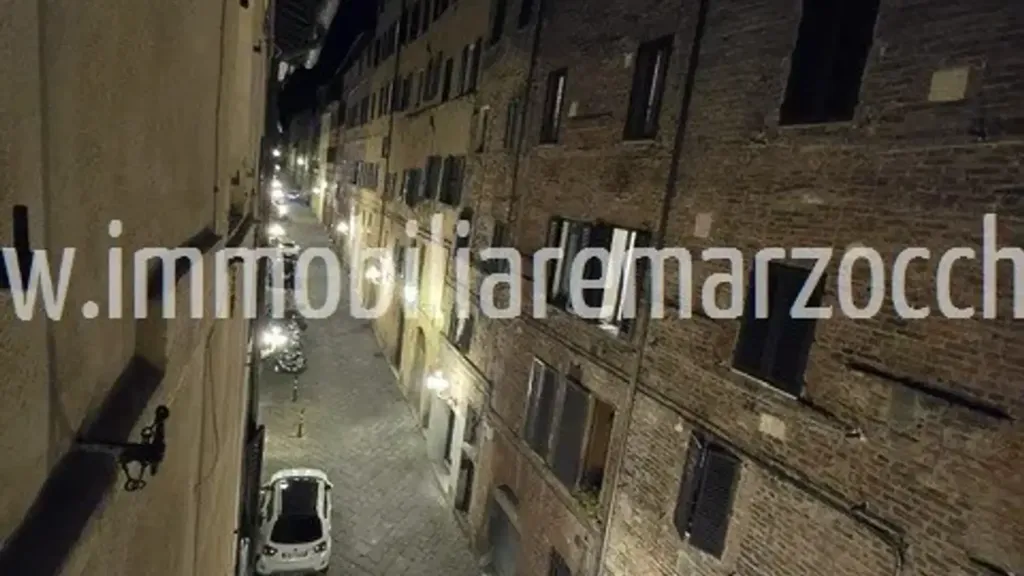 Rõdu - Rustic-Style Flat in Siena's Historic Centre