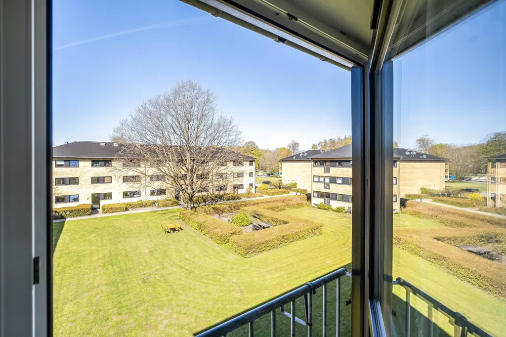 Aed - Condo with French Balcony in Hillerød